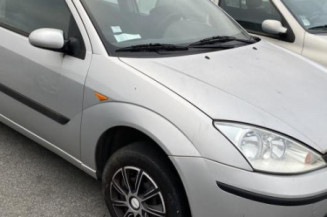 Vitre avant gauche FORD FOCUS 1