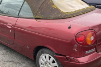 Porte avant gauche RENAULT MEGANE 1