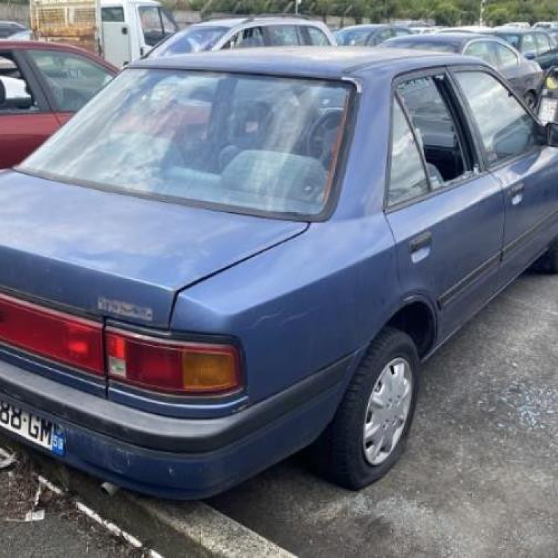 Optique avant secondaire droit (feux)(clignotant) MAZDA 323 4 Photo n°8