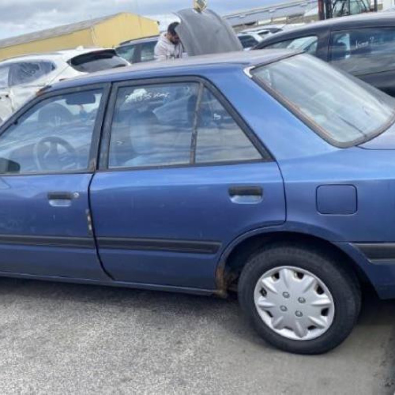Optique avant secondaire droit (feux)(clignotant) MAZDA 323 4 Photo n°11