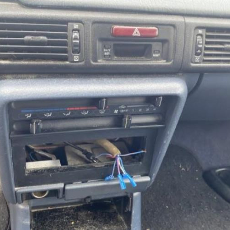 Optique avant secondaire droit (feux)(clignotant) MAZDA 323 4 Photo n°20