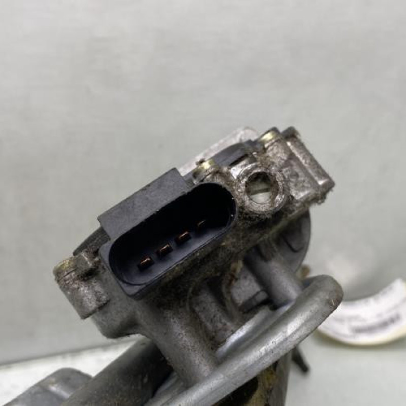 Moteur essuie glace avant AUDI A4 1 Photo n°7