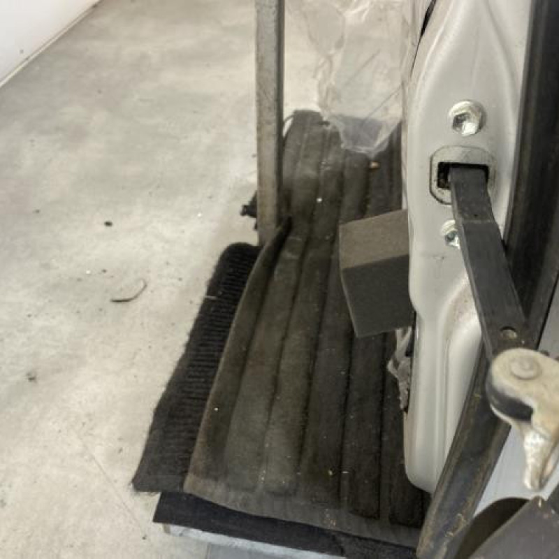 Porte avant gauche SUZUKI ALTO 3 Photo n°5