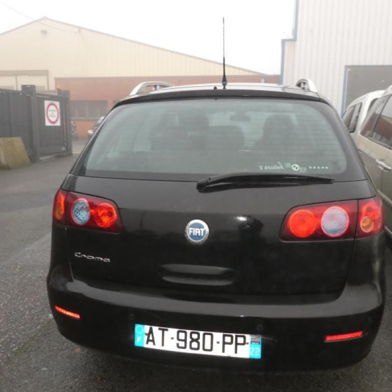 FIAT CROMA 2 PHASE 1 BREAK 1.9 JTD - 16V TURBO MULTIJET Photo n°4