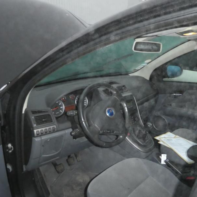 FIAT CROMA 2 PHASE 1 BREAK 1.9 JTD - 16V TURBO MULTIJET Photo n°8