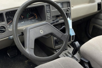 RENAULT R20 2.0 - 8V
