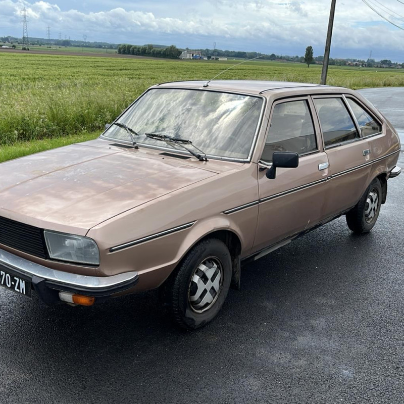 RENAULT R20 2.0 - 8V Photo n°5