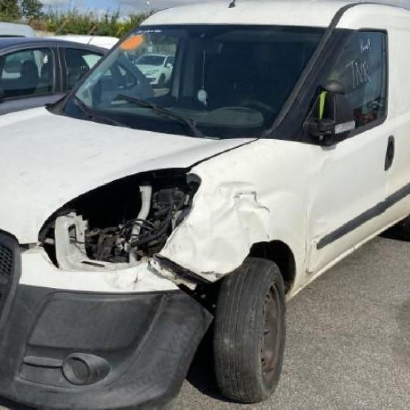 Feu arriere principal droit (feux) FIAT DOBLO 2 Photo n°8