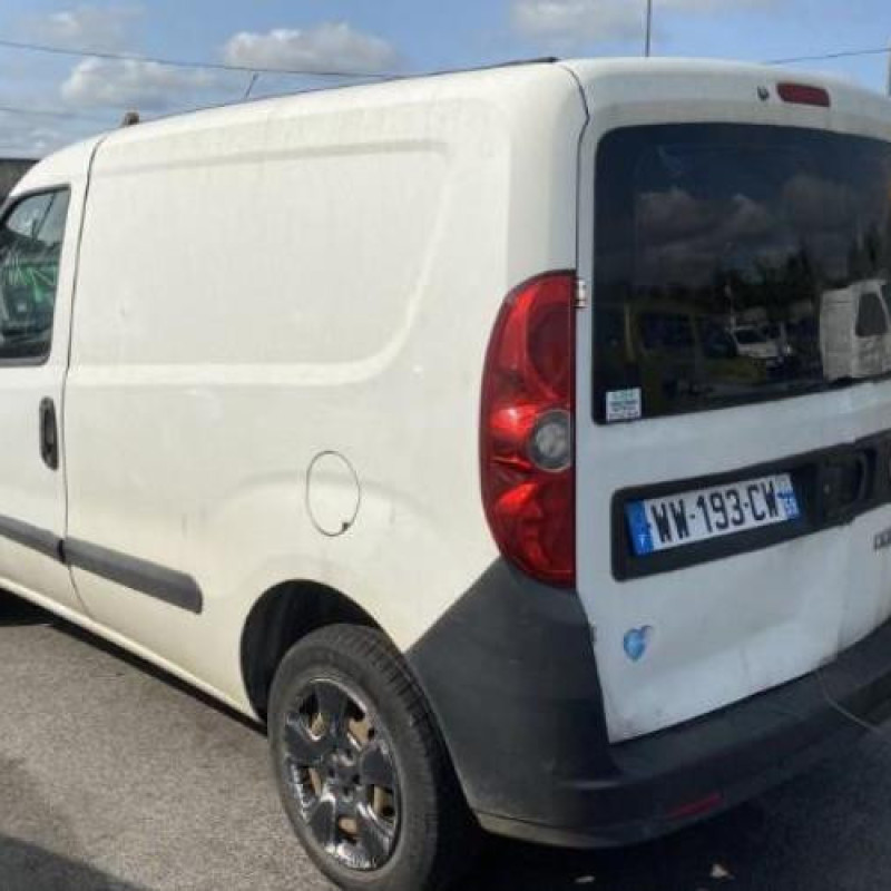 Feu arriere principal droit (feux) FIAT DOBLO 2 Photo n°11