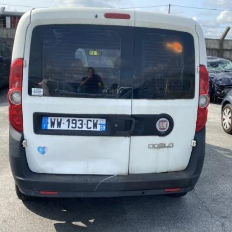 Feu arriere principal droit (feux) FIAT DOBLO 2 Photo n°12
