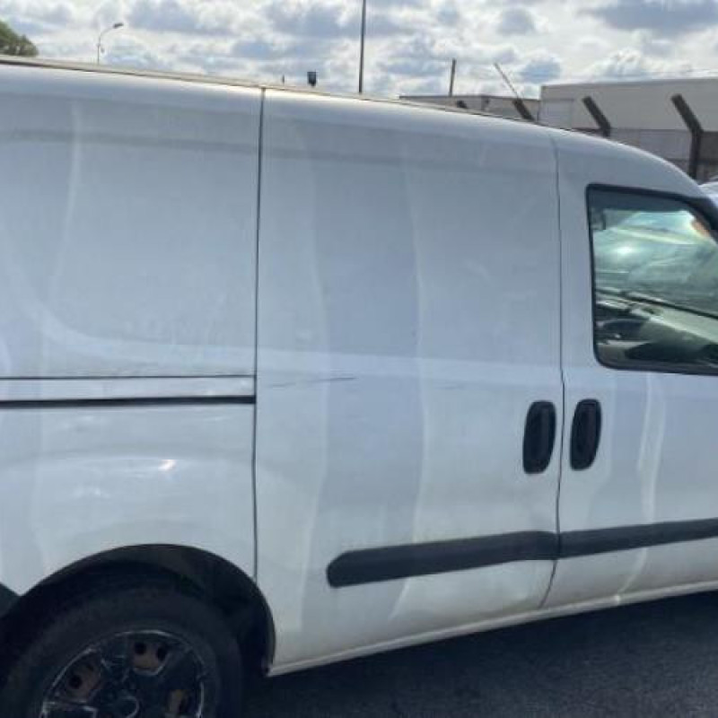 Feu arriere principal droit (feux) FIAT DOBLO 2 Photo n°13