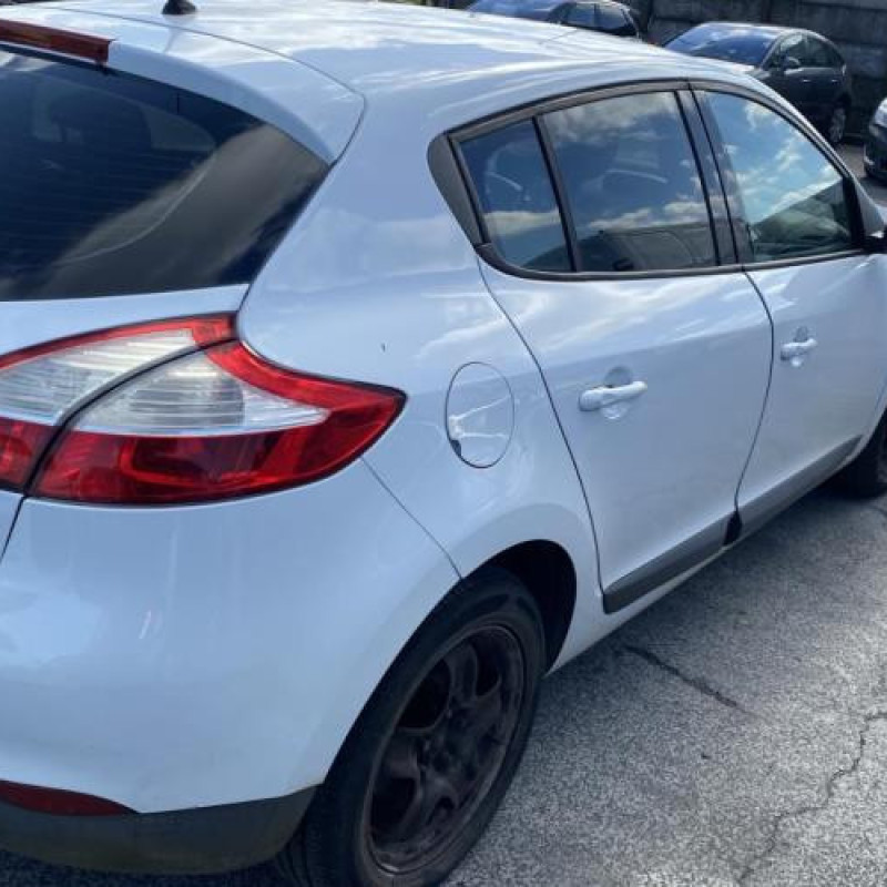 Aile avant droit RENAULT MEGANE 3 Photo n°8