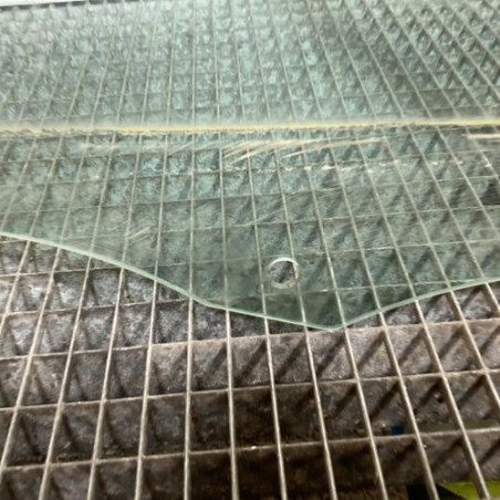 Vitre avant gauche FORD FOCUS 4