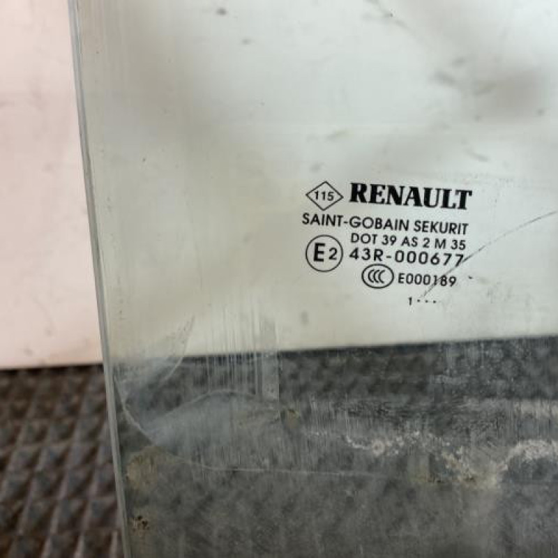 Vitre avant droit RENAULT LAGUNA 3 Photo n°4