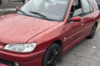 Vitre avant gauche PEUGEOT 306