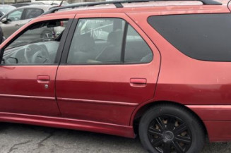 Vitre avant gauche PEUGEOT 306