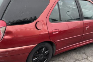 Vitre avant gauche PEUGEOT 306