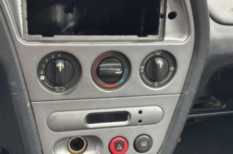 Vitre avant gauche PEUGEOT 306