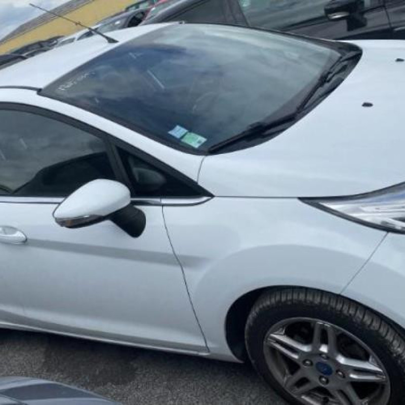 Air bag conducteur FORD FIESTA 6 Photo n°5
