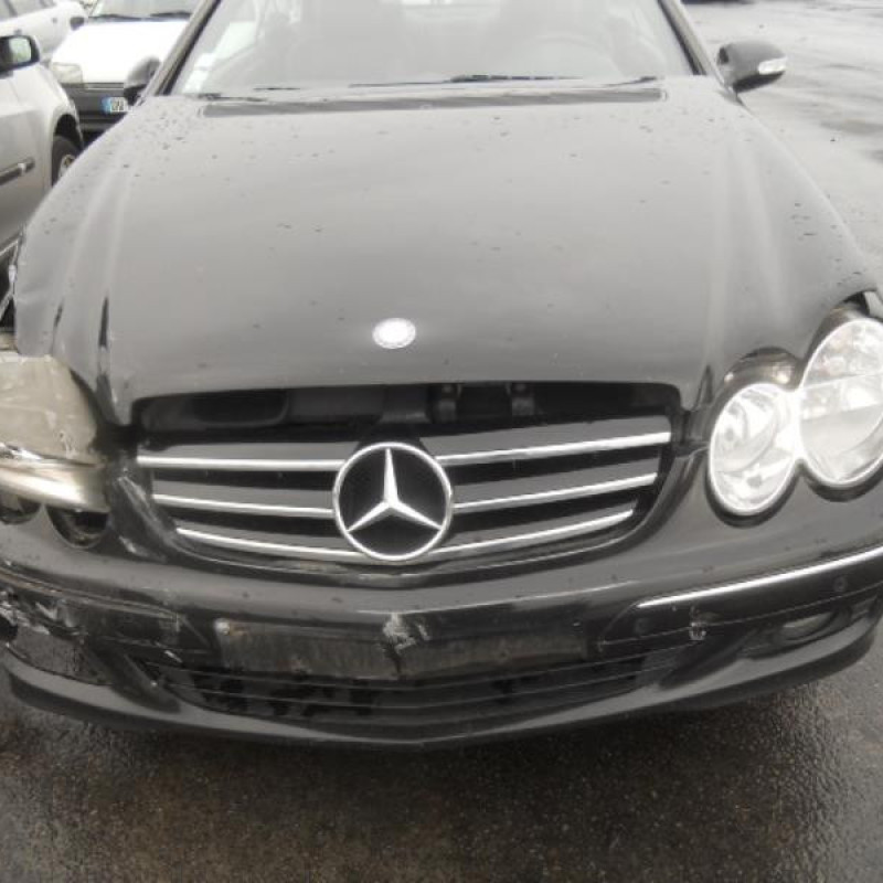 MERCEDES CLASSE CLK 209 COUPE 220 2.2 CDI - 16V TURBO Photo n°2