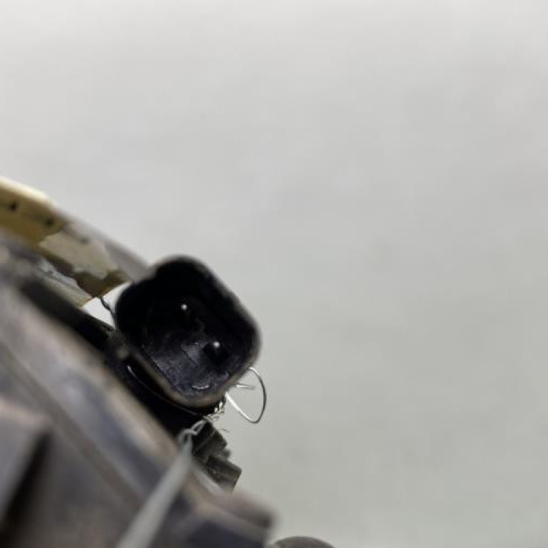 Bouton de coffre FORD FIESTA 6 Photo n°3
