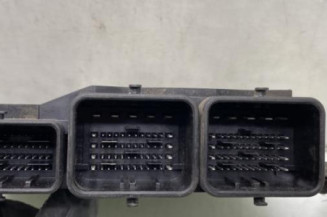 Calculateur moteur PEUGEOT 208 1