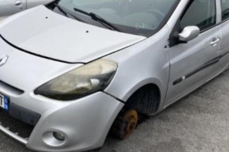 Calculateur moteur RENAULT CLIO 3