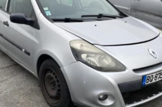 Calculateur moteur RENAULT CLIO 3