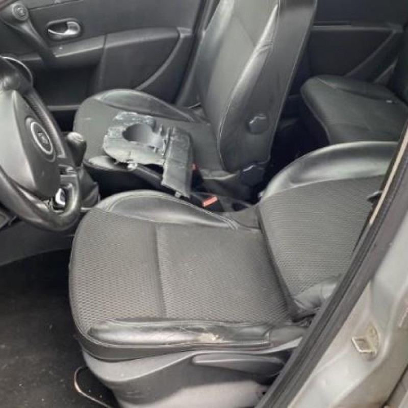 Calculateur moteur RENAULT CLIO 3 Photo n°13
