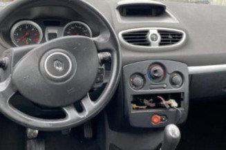 Calculateur moteur RENAULT CLIO 3