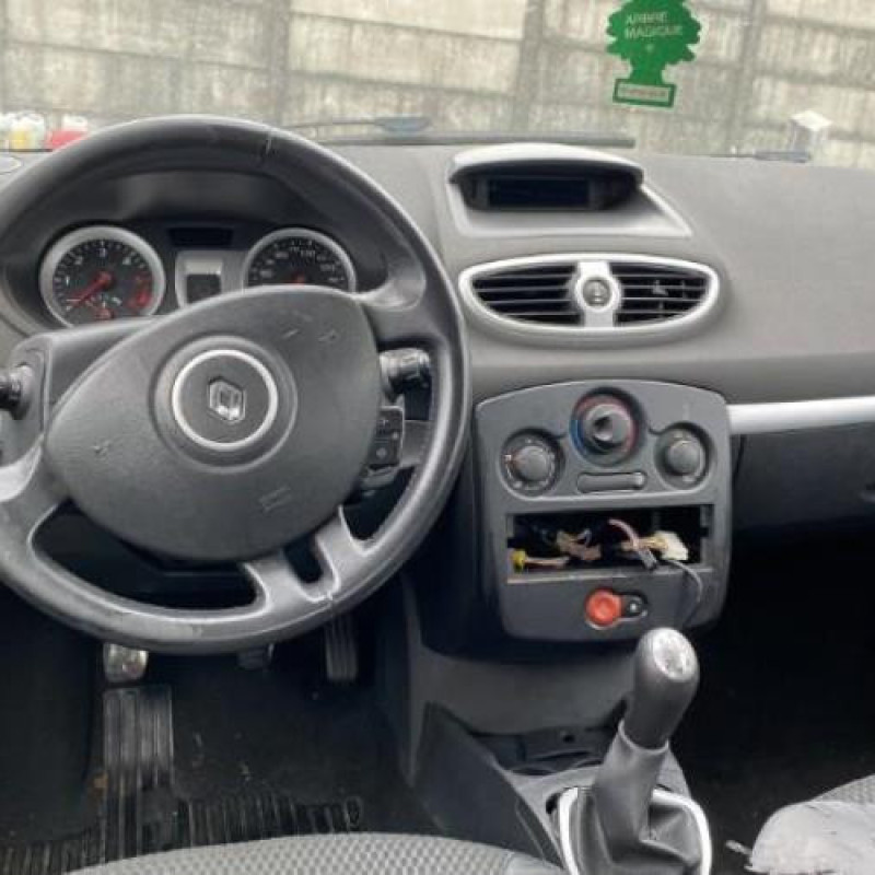 Calculateur moteur RENAULT CLIO 3 Photo n°17