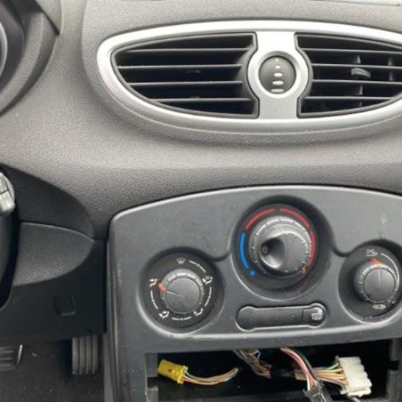 Calculateur moteur RENAULT CLIO 3 Photo n°20