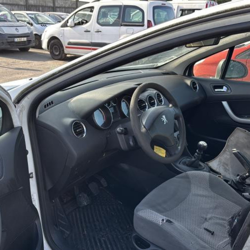 Boitier servitude moteur (BSM) PEUGEOT 308 1 SW Photo n°16