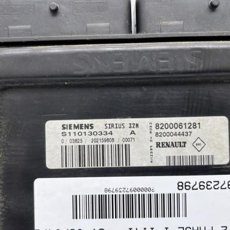 Calculateur moteur RENAULT CLIO 2 Photo n°2