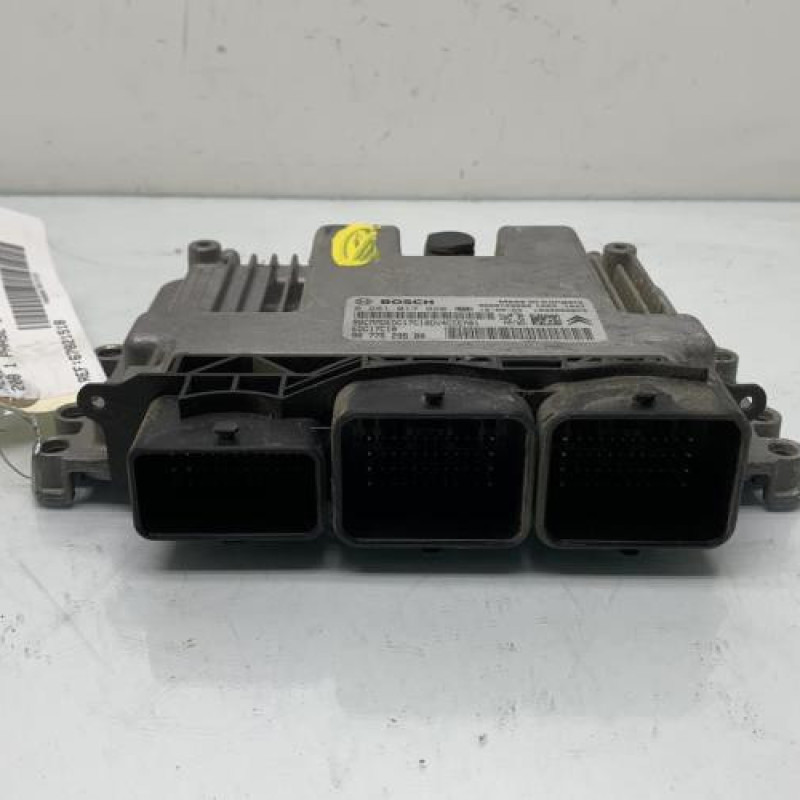 Calculateur moteur PEUGEOT 208 1 Photo n°3