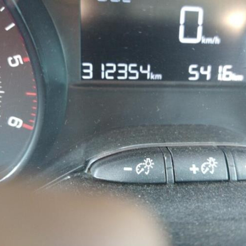 Calculateur moteur PEUGEOT 208 1 Photo n°5