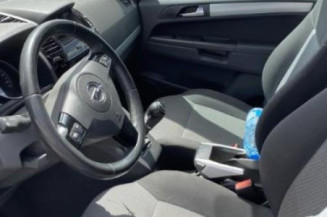 Bouton de warning OPEL ZAFIRA B