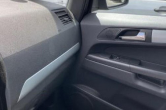 Bouton de warning OPEL ZAFIRA B