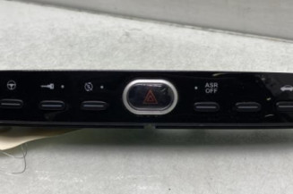 Bouton de warning FIAT PUNTO EVO 3 Photo n°1