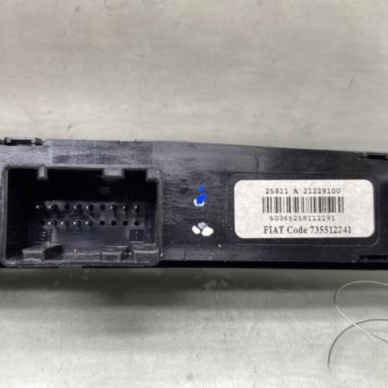 Bouton de warning FIAT PUNTO EVO 3 Photo n°3