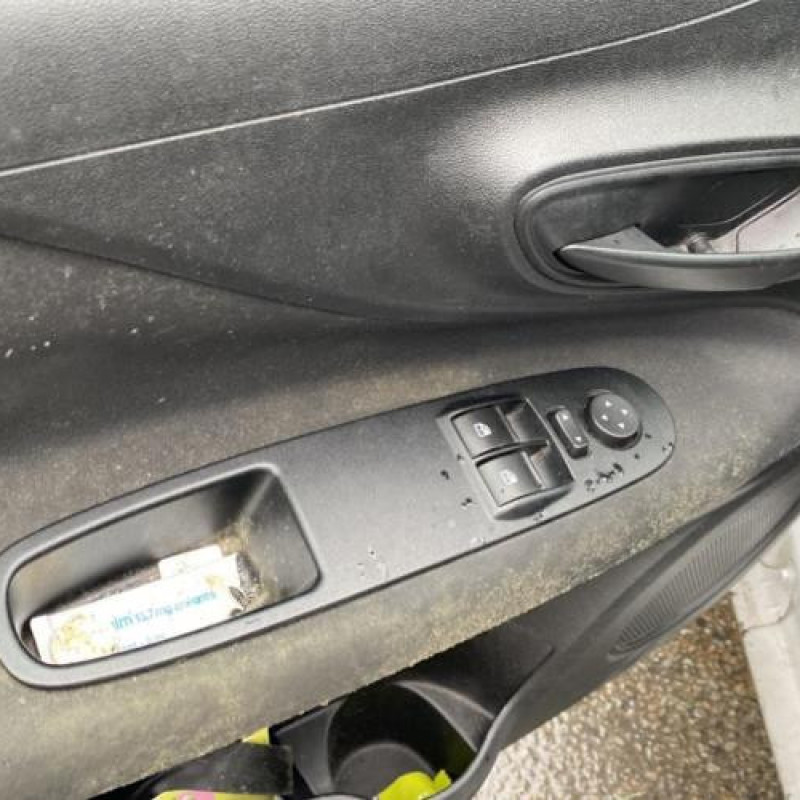 Bouton de warning FIAT PUNTO EVO 3 Photo n°19