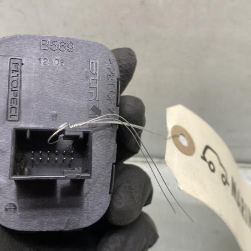 Bouton de warning CITROEN NEMO Photo n°3