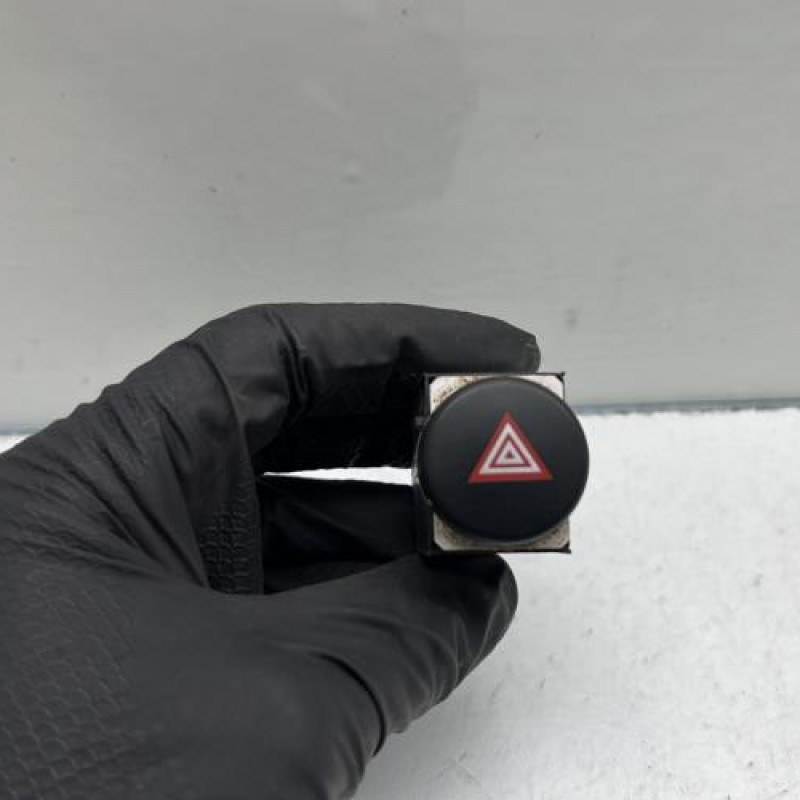 Bouton de warning SEAT LEON 2 Photo n°1