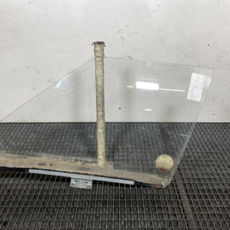 Vitre avant gauche RENAULT R11 Photo n°1