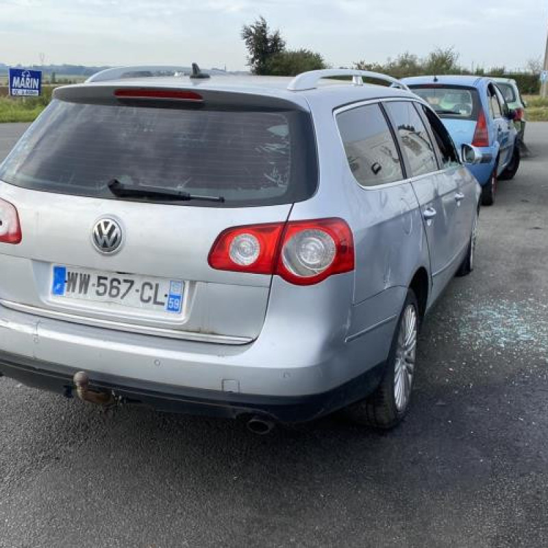 Bouton de coffre VOLKSWAGEN PASSAT 5 Photo n°9