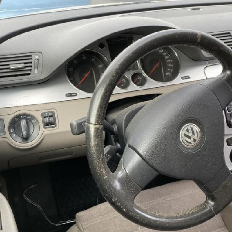 Bouton de coffre VOLKSWAGEN PASSAT 5 Photo n°10