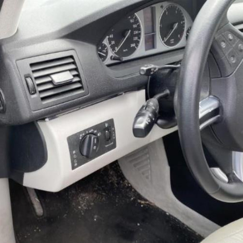 Bouton de coffre MERCEDES CLASSE B 245 Photo n°17