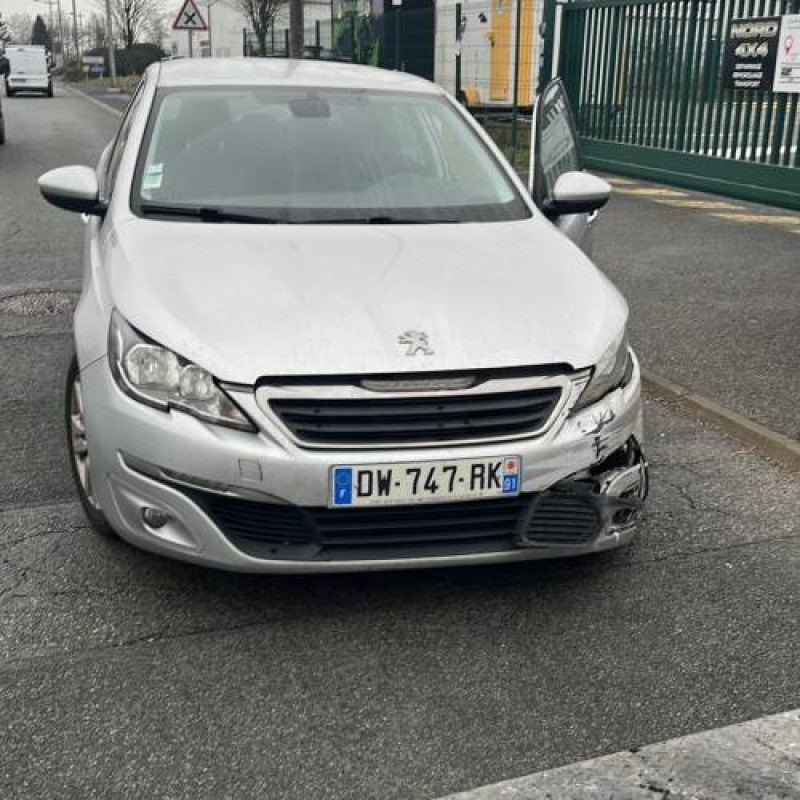 Ecran GPS PEUGEOT 308 2 SW Photo n°4