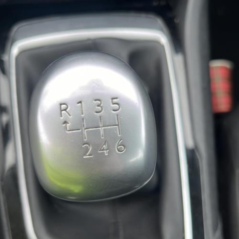 Ecran GPS PEUGEOT 308 2 SW Photo n°11
