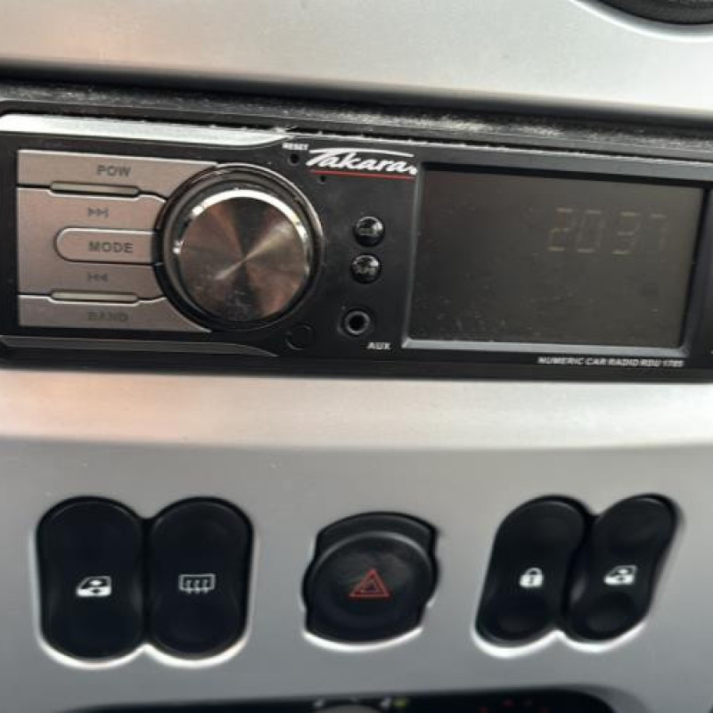 Commande degivrage lunette arriere DACIA SANDERO 1 Photo n°20